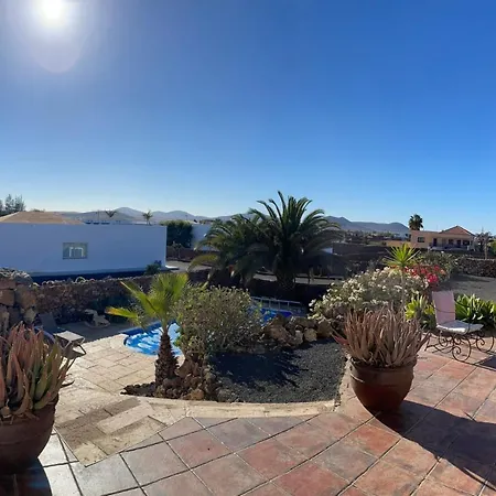 Beautiful Villa With Private Pool In Lajares *